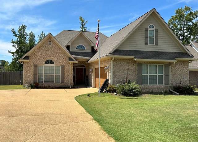 Property at 1817 Atlanta Ave, Oxford, MS 38655, 4 beds, 3 baths