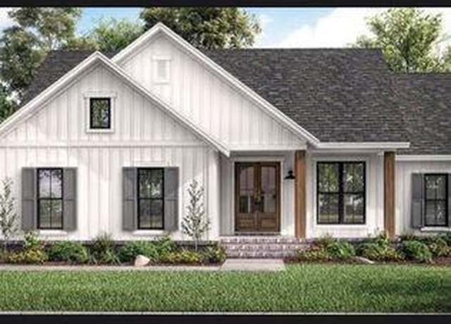 Property at 102 Robbins Dr, New Albany, MS 38652, 3 beds, 2 baths