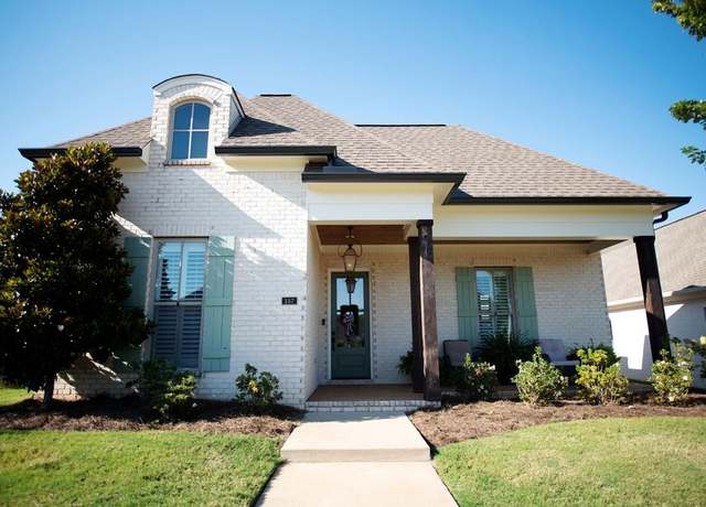 Property at 157 Mulberry Ln, Oxford, MS 38655, 4 beds, 3 baths