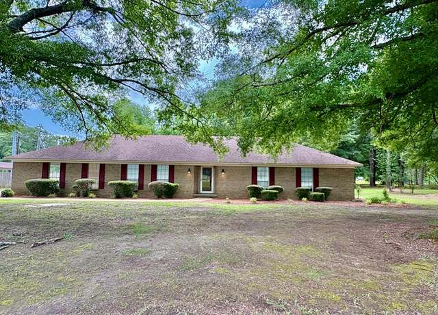Property at 116 Highway 32 E, Bruce, MS 38915, 3 beds, 2.5 baths