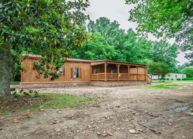 Property at 10064 Dummy Line Rd, Batesville, MS 38606, 3 beds, 2 baths