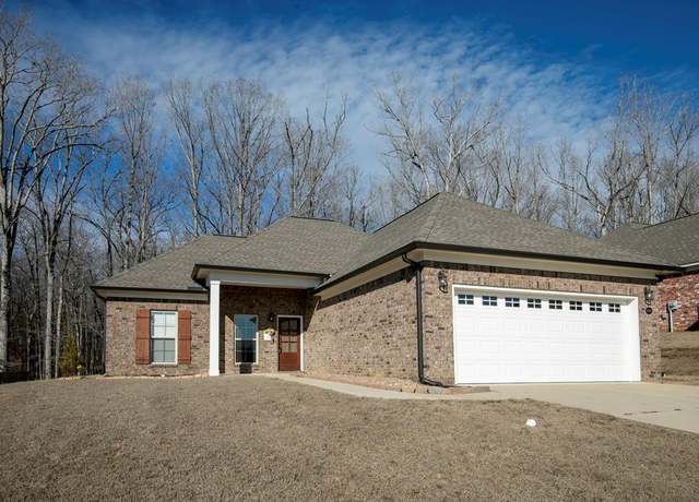 Property at 2026 Pebble Creek Loop, Oxford, MS 38655, 3 beds, 2 baths