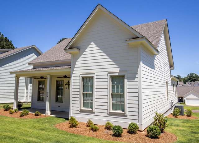 Property at 1034 Chickasaw Rd, Oxford, MS 38655, 3 beds, 3 baths