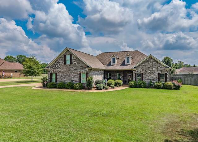 Property at 115 Champion Cir, Water Valley, MS 38965, 4 beds, 2 baths