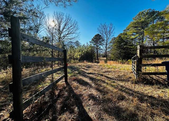 Property at 546 S Pine Lake Dr, Batesville, MS 38606, 2 beds, 2 baths