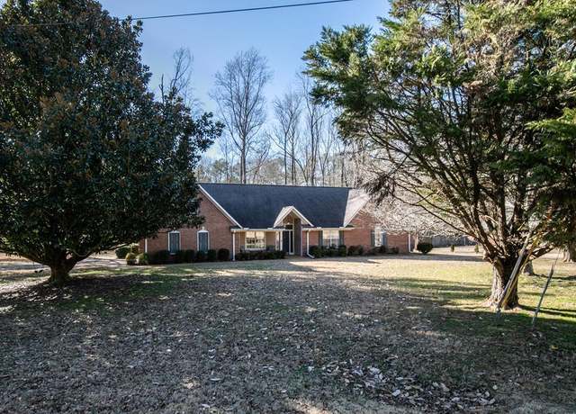 Property at 813 Maplewood Dr, Oxford, MS 38655, 4 beds, 3 baths