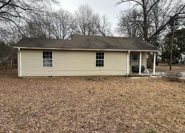 Property at 200 Draper, Batesville, MS 38606, 3 beds, 2 baths