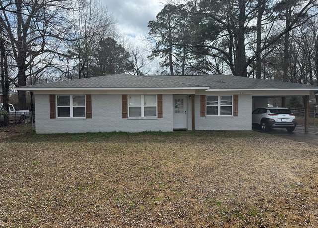 Property at 110 E Spratlin St, Bruce, MS 38915, 4 beds, 2 baths