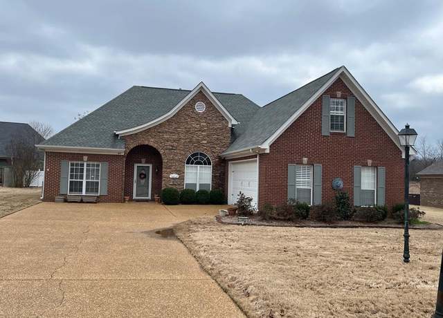 Property at 105 Sherwood Cv, Batesville, MS 38606, 3 beds, 2 baths