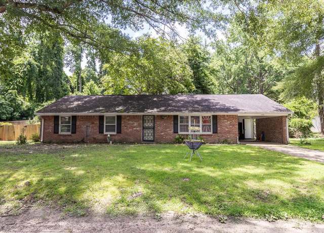 Property at 909 Chickasaw, Oxford, MS 38655, 4 beds, 3 baths