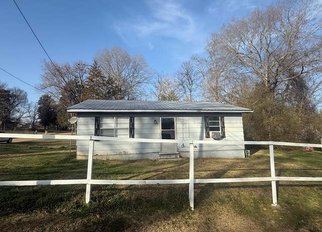 Property at 176 Hawaii St, Coffeeville, MS 38922, 3 beds, 1 bath