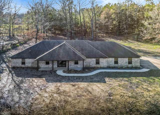 Property at 6815 Buchanan Loop Rd, Texarkana, TX 75501, 4 beds, 2.5 baths