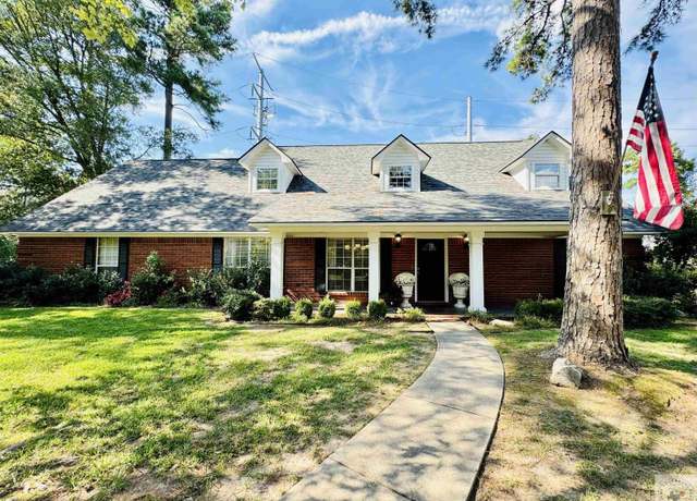 Property at 3323 Williamsburg Cir, Texarkana, TX 75503, 4 beds, 2.5 baths