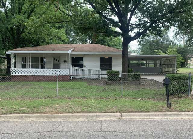 Property at 209 E 35th St, Texarkana, AR 71854, 3 beds, 1 bath