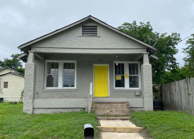 Property at 221 Linden Ave, Texarkana, AR 71854, 2 beds, 1 bath