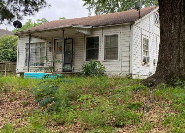 Property at 2423 County Ave, Texarkana, AR 71854, 2 beds, 1 bath