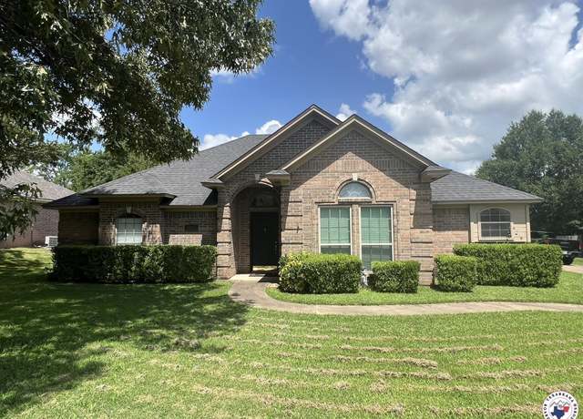 Property at 5902 Oak Hollow Pl, Texarkana, AR 71854, 3 beds, 2 baths