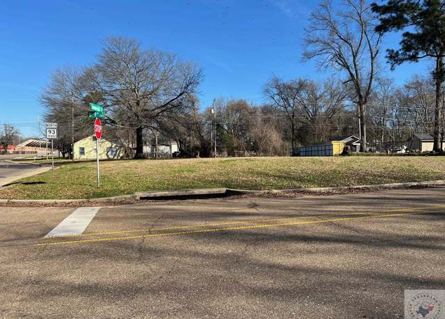 Property at 1524 W 9th, Texarkana, TX 75501