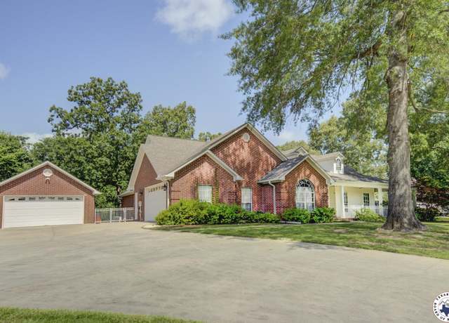 Property at 6903 Cherrybark Cir, Texarkana, AR 71854, 3 beds, 2.5 baths