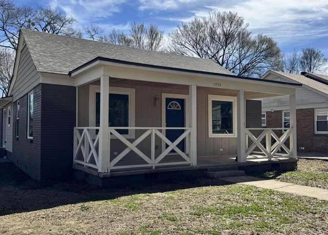 Property at 1524 Hickory St, Texarkana, AR 71854, 4 beds, 2 baths