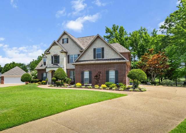 Property at 13 Whitney Cir, Texarkana, TX 75503, 5 beds, 3 baths