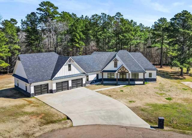 Property at 28 Rose of Sharon, Texarkana, TX 75501, 4 beds, 3.5 baths