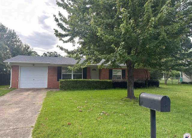 Property at 4 Sidney Dr, Texarkana, TX 75503, 4 beds, 2 baths