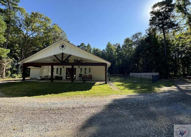 Property at 950 S Macedonia Rd, Texarkana, TX 75501, 3 beds, 2.5 baths