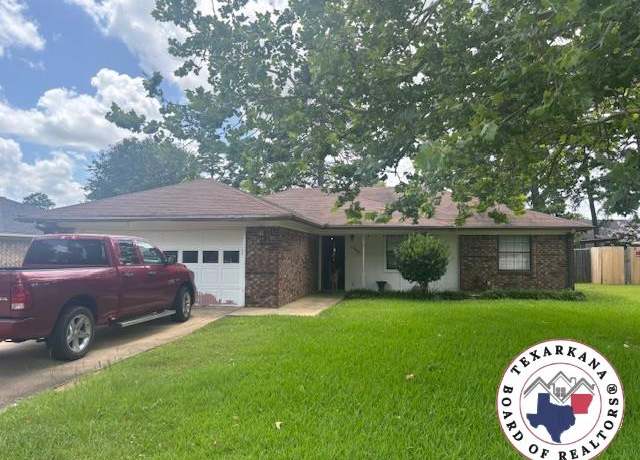 Property at 4903 Charleston St, Texarkana, AR 71854, 3 beds, 2 baths