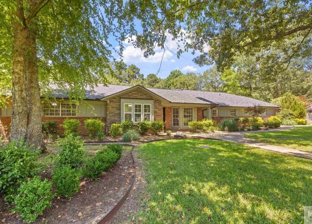 Property at 26 Summer Ln, Texarkana, TX 75503, 4 beds, 3.5 baths