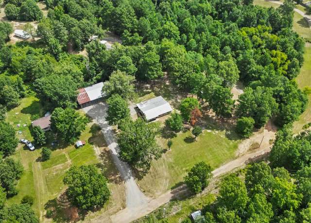 Property at 1911 Vanderbilt Rd, Texarkana, AR 71854, 3 beds, 2 baths
