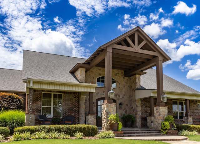 Property at 2011 Hwy 8 N, New Boston, TX 75570, 3 beds, 4.5 baths
