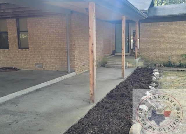 Property at 4203 Garland Ave, Texarkana, AR 71854, 3 beds, 2 baths