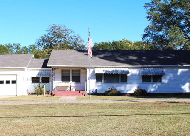 Property at 400 Main St, Hooks, TX 75561, 3 beds, 1 bath