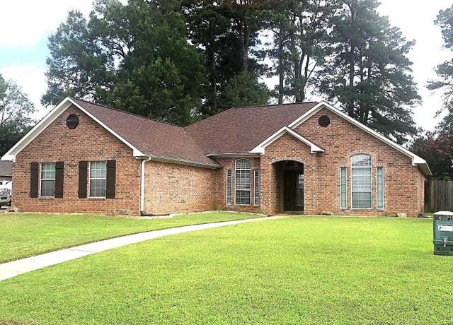 Property at 122 Corley Cir, Wake Village, TX 75501, 3 beds, 2 baths