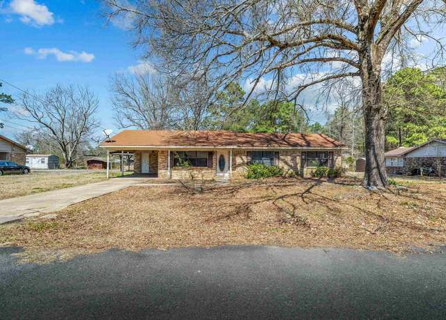 Property at 128 Washington St, Ashdown, AR 71822, 3 beds, 2 baths