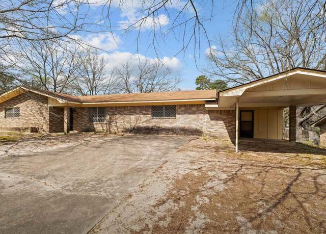 Property at 911 S Crestview Dr, Atlanta, TX 75551, 3 beds, 2 baths