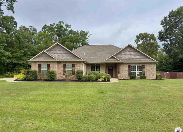 Property at 22 Heritage Blvd, Texarkana, TX 75501, 4 beds, 2 baths