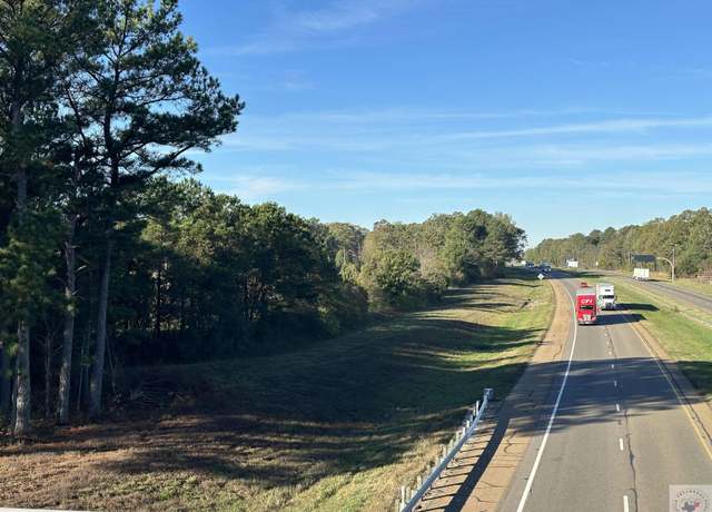 Property at 303 Garden Rd, Hooks, TX 75561