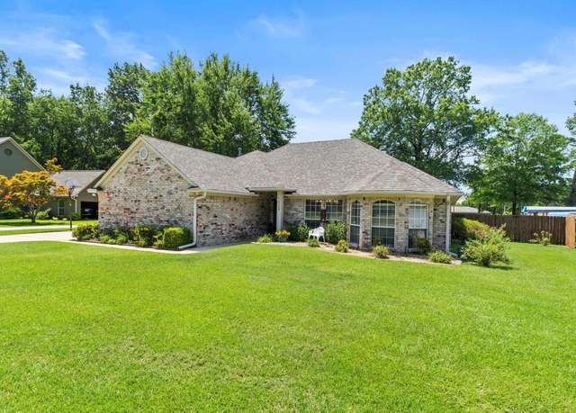 Property at 5105 Woodgate Dr, Texarkana, TX 75503, 3 beds, 2 baths