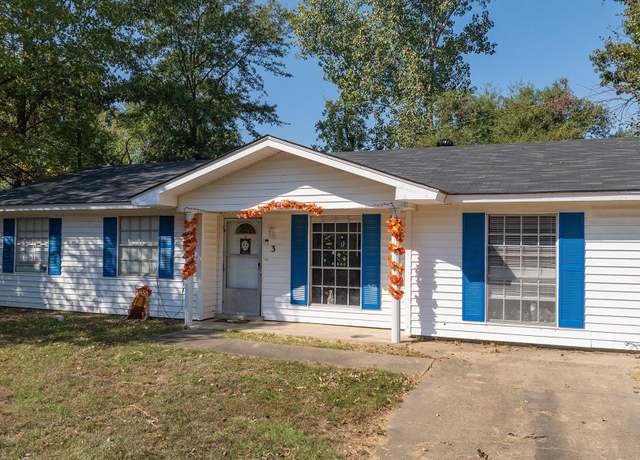 Property at 3 Space Dr, Texarkana, TX 75503, 3 beds, 1 bath