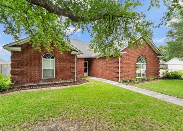 Property at 6011 Beacon Hill Dr, Texarkana, TX 75503, 4 beds, 2 baths