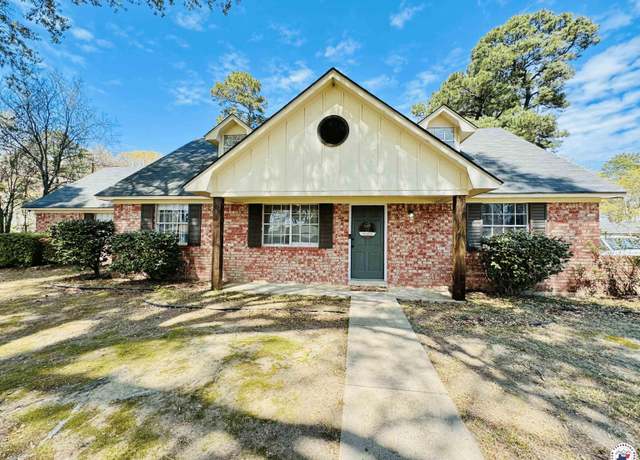 Property at 40 Broadmoor Dr, Texarkana, AR 71854, 5 beds, 3 baths