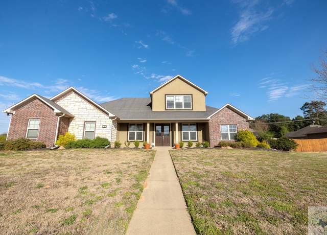 Property at 14 Lone Star Pkwy, Texarkana, TX 75503, 3 beds, 2 baths