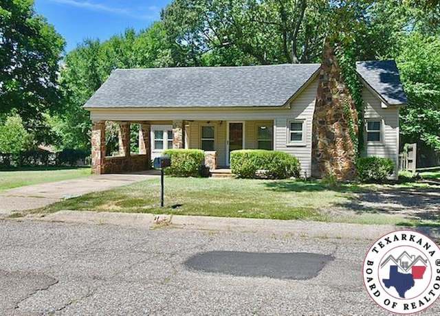 Property at 2501 Senator St, Texarkana, AR 71854, 3 beds, 1 bath