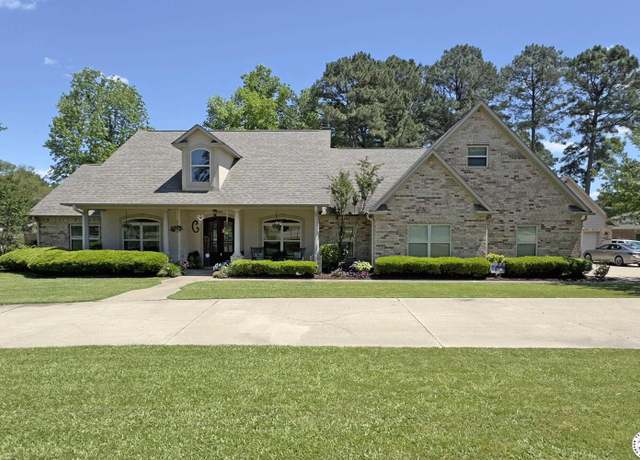 Property at 220 Quail Trl, Texarkana, TX 75501, 4 beds, 3.5 baths
