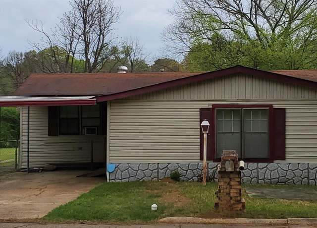 Property at 2207 Washington St, Texarkana, AR 71854, 3 beds, 1 bath