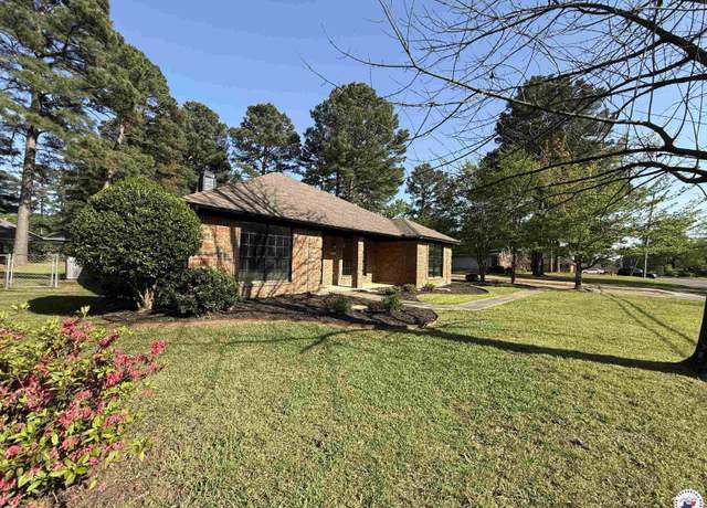 Property at 3102 Woodland Rd, Texarkana, AR 71854, 3 beds, 2 baths
