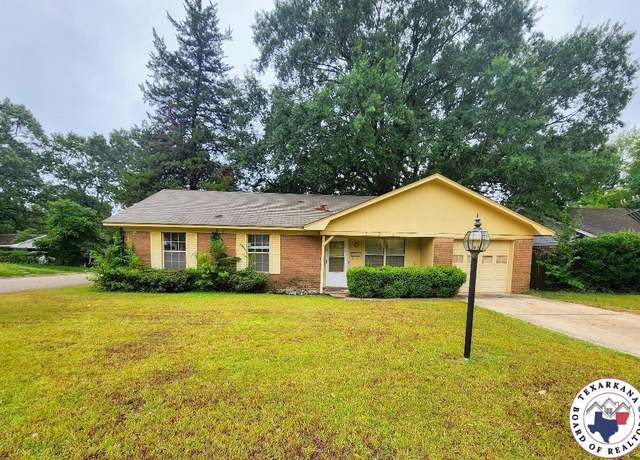 Property at 701 W 39th St, Texarkana, TX 75501, 3 beds, 2 baths