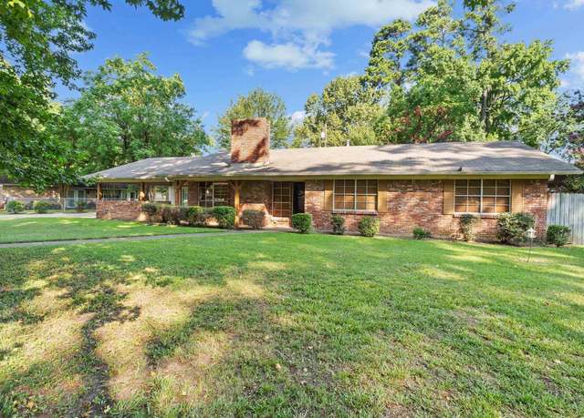 Property at 20 Horseshoe Dr, Wake Village, TX 75501, 3 beds, 2 baths